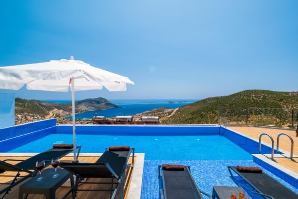 Villa Petalo-1, Muhteşem Manzaralı, Isıtmalı Havuzlu ve Jakuzili 3