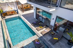 Villa Persefoni-4, Çift Jakuzili, Isıtmalı Havuzlu, Jeneratörlü 1