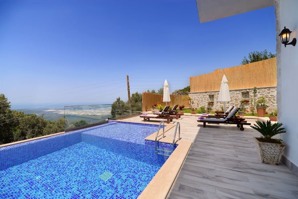 Villa Gökyüzü, Korunaklı Havuzlu, Deniz Manzaralı, Şömineli Villa 3