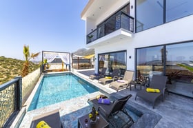 Villa Persefoni-4, Çift Jakuzili, Isıtmalı Havuzlu, Jeneratörlü 2