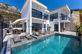 Villa Persefoni-3, Çift Jakuzili, Hamam ve Saunalı, Jeneratörlü 1