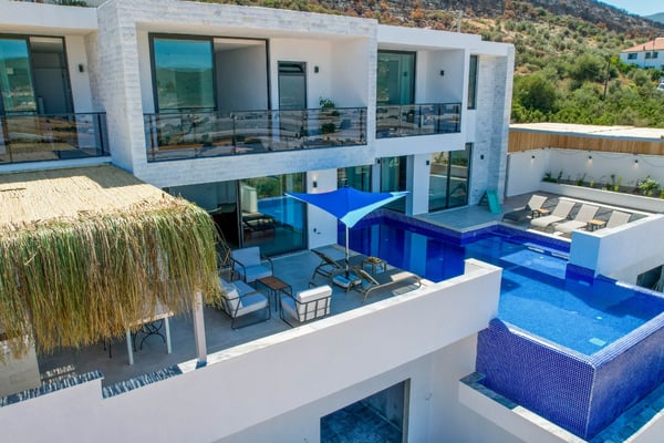 Villa Noyan, Kapalı Isıtmalı Havuzlu, Saunalı, Doğa İçerisinde Muhafazakar 3