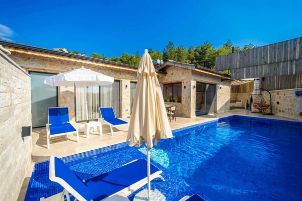 Villa Anason-3, Merkeze Yakın, Jakuzili ve 2 Odalı Muhafazakar 1