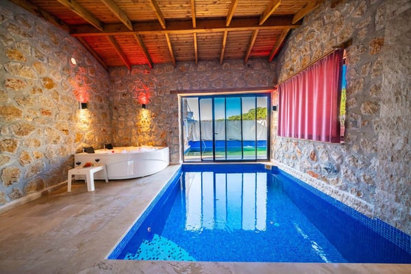 Villa Anason-3, Merkeze Yakın, Jakuzili ve 2 Odalı Muhafazakar 3