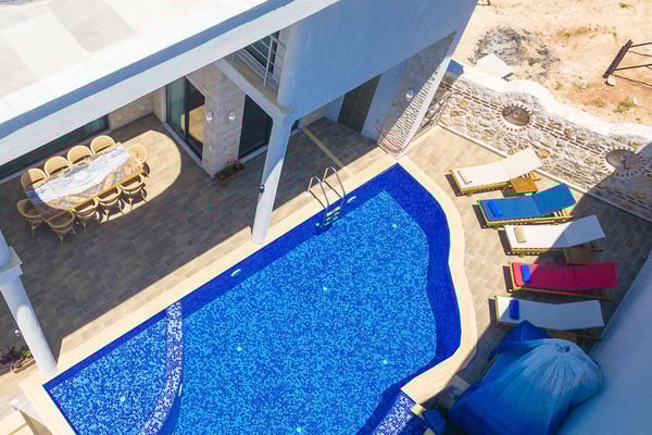 Villa Hüzzam, Deniz Manzaralı, İki Havuzlu Lüks Villa 3