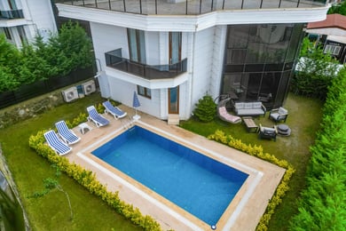 Villa Kadim-1, Sapanca'da, Jakuzi ve Isıtmalı Havuzlu, Göl Manzaralı, Korunaklı Lüks Villa 3