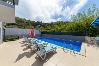 Villa Ekin, Altı Kişilik, Korunaklı Havuzlu, Jakuzili Lüks Villa 2