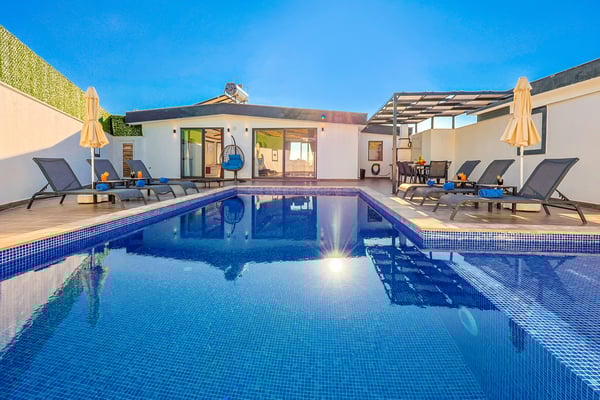 Villa Müstesna-1, Üç Odalı, Jakuzili, Korunaklı Lüks Villa 1