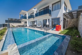 Villa Lokma, Kalkan Bölgesinde, Çift Jakuzili, Korunaklı Havuzlu Lüks Villa 1