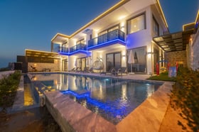 Villa Lokma, Kalkan Bölgesinde, Çift Jakuzili, Korunaklı Havuzlu Lüks Villa 2