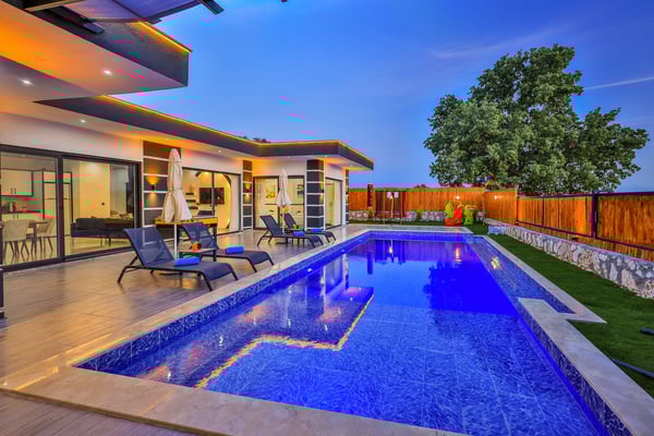 Villa Efil, 5 Kişilik, Çocuk Parklı, Jakuzili, Korunaklı Lüks Villa 2