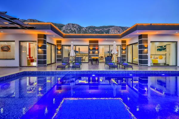 Villa Efil, 5 Kişilik, Çocuk Parklı, Jakuzili, Korunaklı Lüks Villa 3