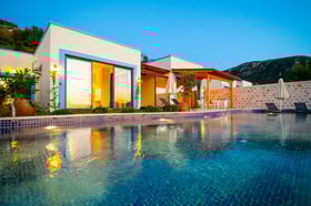 Villa Sumirela-4, Kalkan Bölgesinde, 2 Odalı, Kapalı Havuz ve Saunalı 1