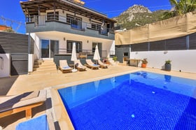 Villa Fori, Korunaklı Yüzme Havuzlu, Denize Yakın Jakuzili Villa 2