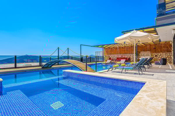 Villa Bofo, İki Havuzlu, Jakuzili, Hamamlı, Saunalı Lüks Villa 3