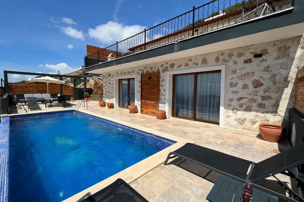Villa Maki-2, İki Odalı, Sauna ve Kapalı Jakuzili Havuzlu Lüks Villa 2