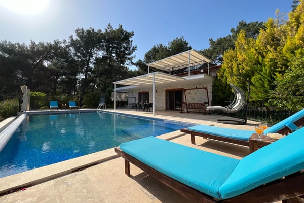 Villa Godfather, Doğa İçerisinde, Geniş Havuzlu, Üç Odalı 2
