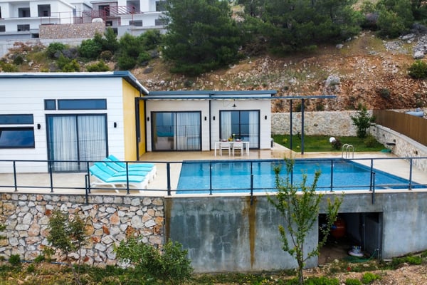 Villa Pile-2, Kalkan`da İki Odalı, Jakuzili Kapalı Havuzlu 2