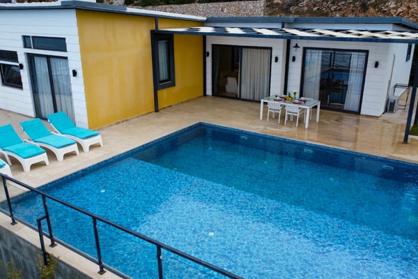 Villa Pile-2, Kalkan`da İki Odalı, Jakuzili Kapalı Havuzlu 1