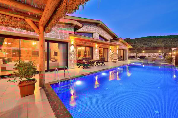 Villa Mister-1, Kaş Patara Bölgesinde, Çift Jakuzili, Korunaklı Villa 1