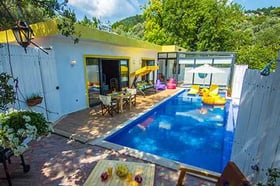Villa Salkım-2, Kapalı Havuzlu, Doğa İçinde, Muhafazakar Villa 1