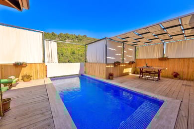 Villa Minti-3, Jakuzili ve Muhafazakar 3