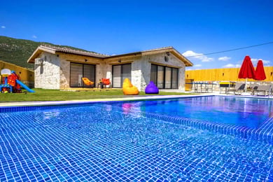 Villa Merry, Antalya Kalkan Bölgesinde, 2 Odalı, Taş Mimari Villa 2