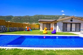 Villa Merry, Antalya Kalkan Bölgesinde, 2 Odalı, Taş Mimari Villa 2
