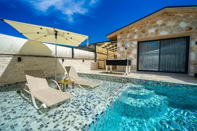 Villa Anason-1, Dört Kişilik, Jakuzili, Korunaklı 1