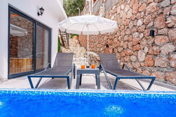 Villa Petalo-3, Kalkan Bölgesinde, 2 Odalı, Isıtmalı Havuzlu, Muhafazakar Villa 1