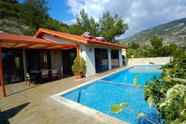 Villa Mayra-1, Isıtmalı Havuzlu, Restoran ve Markete Yakın Villa 1