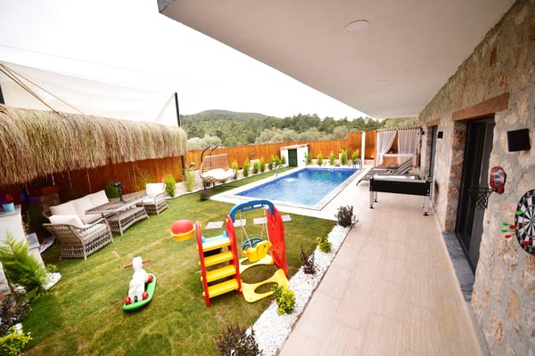 Villa Feraset, Muhteşem Manzaralı, Korunaklı Havuzlu 2