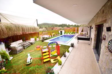 Villa Feraset, Muhteşem Manzaralı, Korunaklı Havuzlu 2