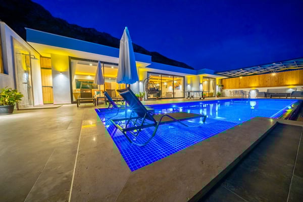 Villa Bianos-2, Kalkan Bölgesi`nde, Çift Jakuzili, Korunaklı Havuzlu Villa 1