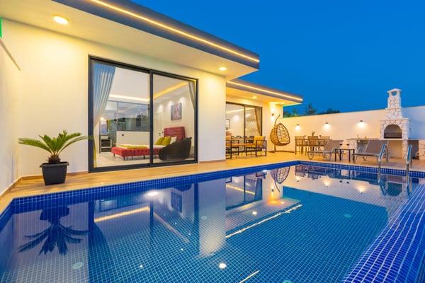 Villa Amadora-2, Geniş Havuzlu, Jakuzili, Muhafazakar Lüks Villa 2