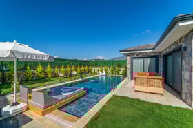 Villa Monata-4, Fethiye`de, Korunaklı Havuzlu, Jakuzili Balayı Villası 3