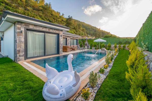 Villa Monata-6, Fethiye`de Korunaklı Havuzlu, Jakuzili Balayı Villası 1