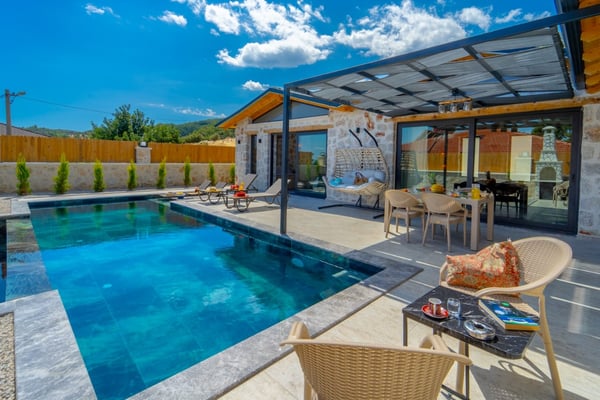 Villa Sandal-5, Çift Jakuzili, 2 Odalı ve Muhafazakar 1