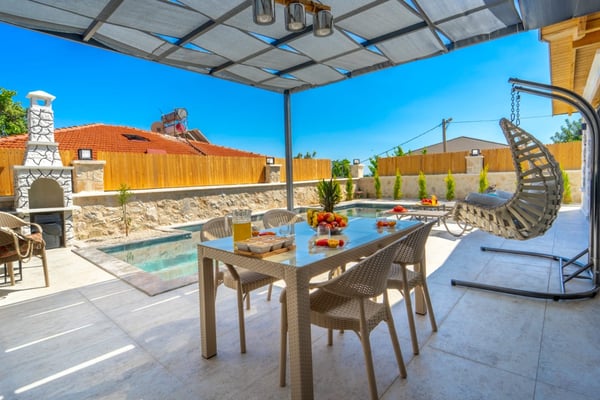 Villa Sandal-5, Çift Jakuzili, 2 Odalı ve Muhafazakar 3