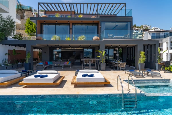 Villa Bran, Deniz Manzaralı, Sonsuzluk Havuzlu, Jakuzili Villa 1