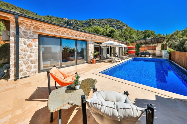 Villa Cordoba Stone, Geniş Havuzlu, Deniz Manzaralı Lüks Villa 1