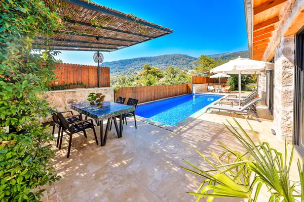 Villa Cordoba Stone, Geniş Havuzlu, Deniz Manzaralı Lüks Villa 3