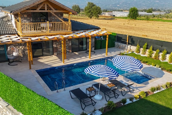 Villa Ultor-1, Doğa İçerisinde, Taş Mimarili, 3 Odalı 1