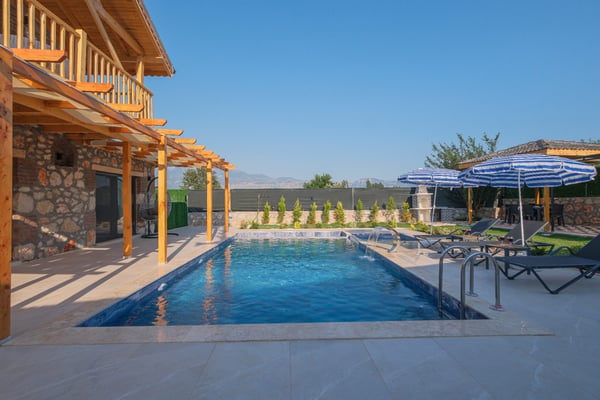 Villa Ultor-1, Doğa İçerisinde, Taş Mimarili, 3 Odalı 3
