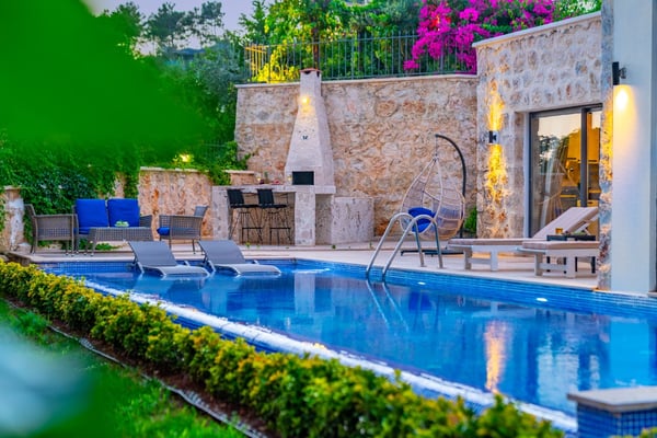 Villa Nihan-1, Muhafazakar Yüzme Havuzlu, Site İçinde Lüks Villa 1