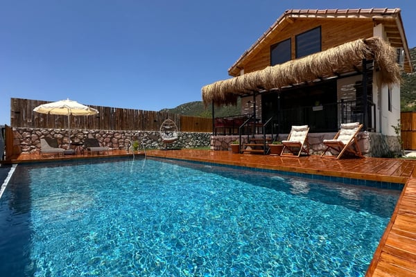 Villa Armut-1, Kalkan Bölgesinde, 2 Odalı, Jakuzili Muhafazakar 1