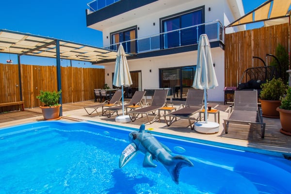 Villa Cerezas, Kalkan'da, 7 Kişilik, Jakuzili ve Korunaklı Havuzlu 1