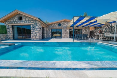 Villa Karder-2, Kalkan Bölgesinde, 2 Odalı, Jakuzili ve Muhafazakar 2