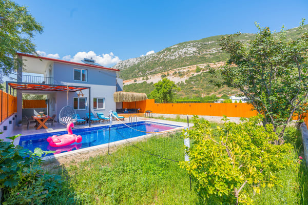 Villa Mızıka, Kalkan Bölgesinde, İki Odalı, Jakuzili, Muhafazakar 1