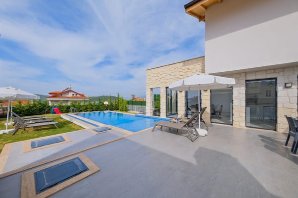 Villa İbi-1, Fethiye Bölgesinde, Çift Jakuzili, Saunalı ve 4 Odalı 2